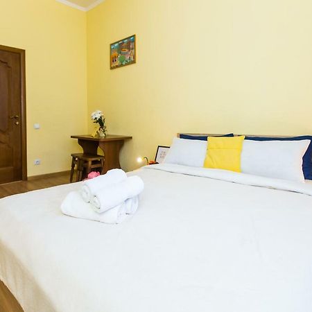 Modern 2Br Apartment In Central Lviv Exterior foto