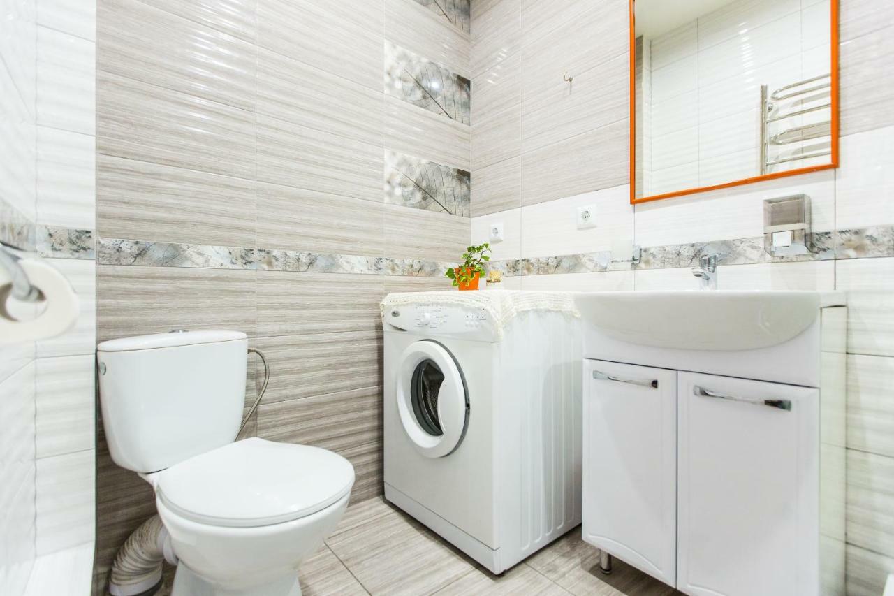 Modern 2Br Apartment In Central Lviv Exterior foto